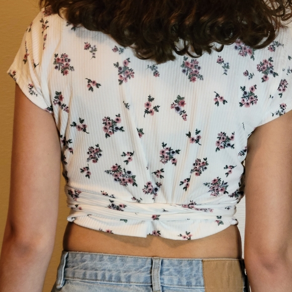 Crop top - Picture 3 of 3